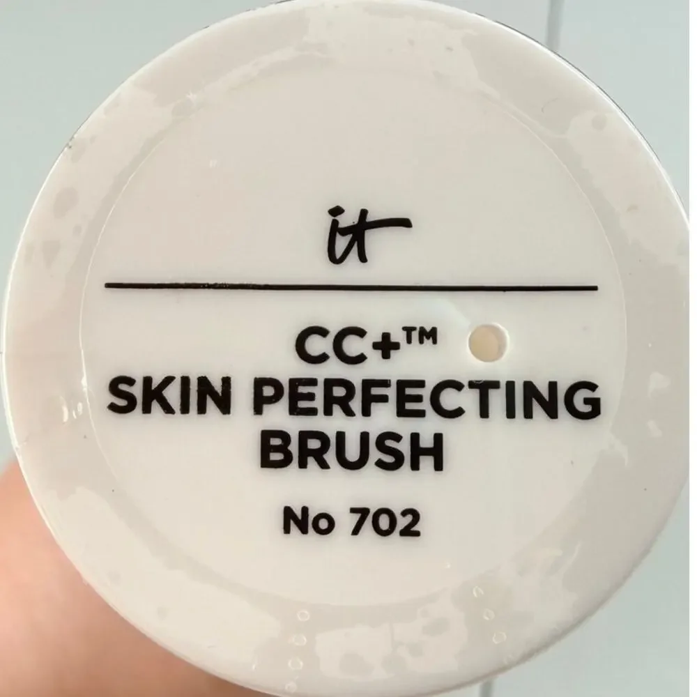 IT Cosmetics Heavenly Skin CC+ Skin Perfecting Brush #702 SEALED NEW In Package
